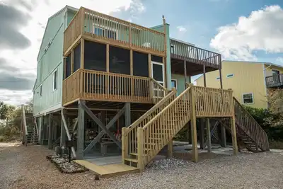 Image de Nous sommes ouverts! Excellentes critiques, remodelage récent et étapes vers la plage!