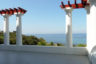 Image de Accès direct à la plage : Villa sur la mer, à la limite de Guéthary, 10-14 pers