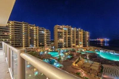 Image de Meublé 3 Chambre 2 Locations de bain Condo Ocean Front Vues