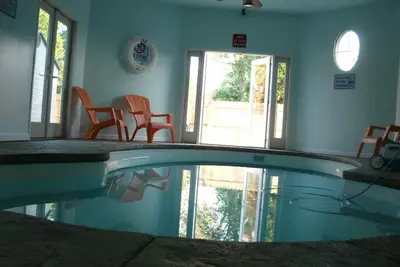 Image de Private-Indoor-Pool, 9br & 6bth, 3 blks fr Beach & Nightlife too!