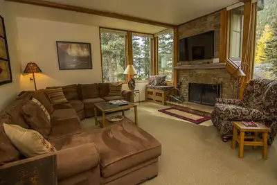 Image de Taos Ski Valley 2 Bdrm / Sleeps 6 / Directement à côté de l'école de ski pour enfants