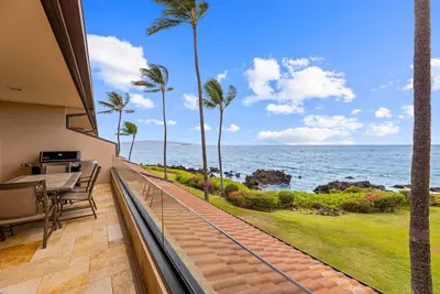 Image de Lanai surplombant la côte préservée de Makena