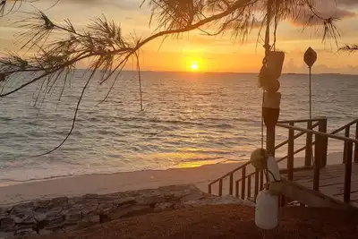 Image de Oceanfront Home privée sur Tar Bay avec belle plage privée