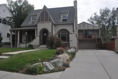 Image de Marilyn Guest Apartment W / 2 Balconies on Ogden's Historical East Mountain Bench