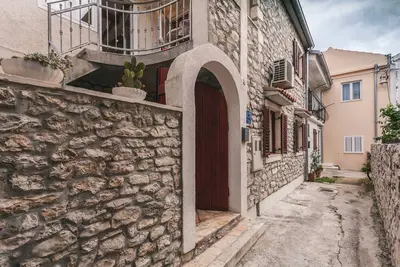 Image de Beautiful old stone house near the sea.