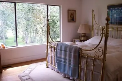 Image de Chaleureuse retraite de 4 chambres à la montagne