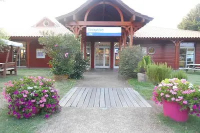 Image de MobilHome 6/8 pers. dans un village de plein air  4*