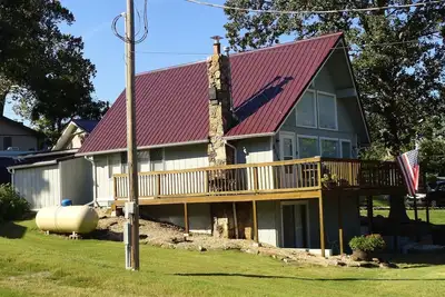 Image de Lakeshore Cottage est une charmante escapade avec vue sur le lac aux castors