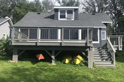 Image de Une maison confortable au bord du lac Oneida est à la portée des Adirondacks