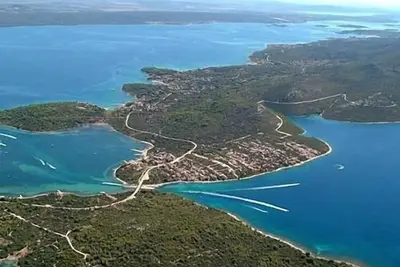 Image de Nevidjane: Maison \/ Villa sur l'île Pasman près \"Kornati\", propose des légumes bio