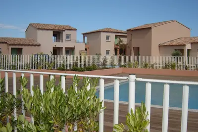 Image de Agréable F2 \/ F3 avec terrasse, jardin, clim, dans une résidence avec piscine