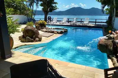 Image de Maison de Prestige plage debout, devant la mer de sable, piscine et terrasse