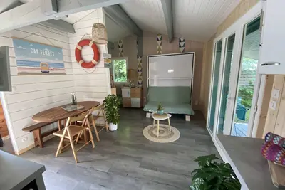 Image de Lège, Maison bois et sa cabane perchée Pistes CYCLABLESà 50m pour l'océan.