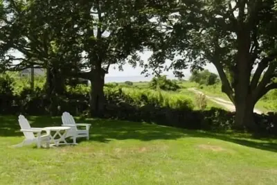 Image de Vues panoramiques sur l'océan et la rivière, à quelques pas du rivage.