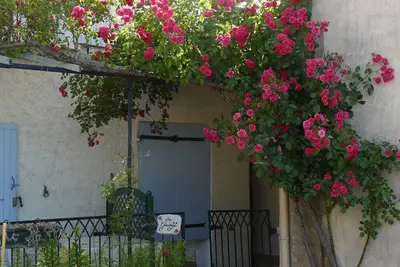 Image de Gîte la grange 2 étoiles pour 3\/5 p dans un charment village provençal