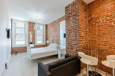 Image de (D) Loft Studio juste à côté de Park Ave.