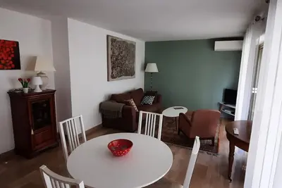Image de Superbe 3 Pieces, Clim. , Wifi, Terrasse, Proche Mer, Centre Ville Et Commerces