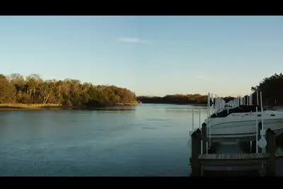 Image de Belle Waterfront Canopy Walk Condo!