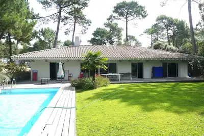 Image de Pyla Villa 5 chambres piscine, beau jardin, au calme, Ă 10mn Ă pied du Moulleau