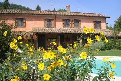 Image de Stunning farm house plenty of peace, green spaces and with swimmingpool