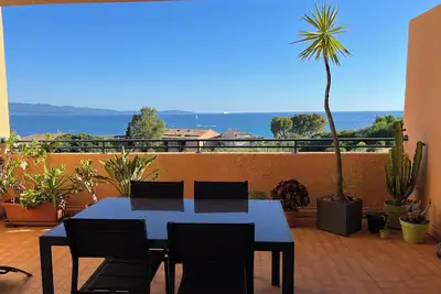 Image de Rent Large furnished F1 sea view - route des Sanguinaires in Ajaccio