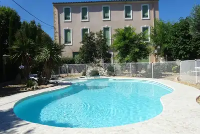 Image de GÎTE De Charme Jardin Terrasse Piscine, Parking Et Wifi Gratuits, Plages à 8 Km