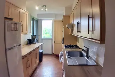 Image de 3 chambres, piscine, tennis, parking, ville et plage accessibles à pied