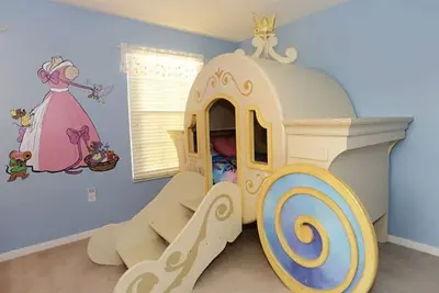 Image de 7br / 6ba Luxurious Estate, moins de 3 miles de Disney