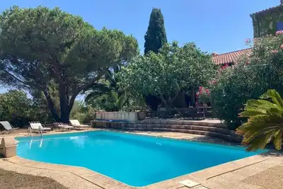 Image de Grande villa avec piscine, Ă 1, 5 km de la plage. 10 personnes.