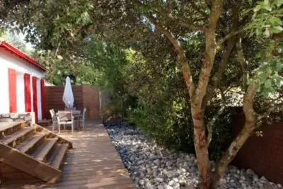 Image de Maison de charme avec jardin et accès direct à la plage (50 mètres)