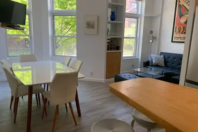 Image de 2br + grand loft de couchage \/ 2Bath 1 bloc de Central Park sur Uws