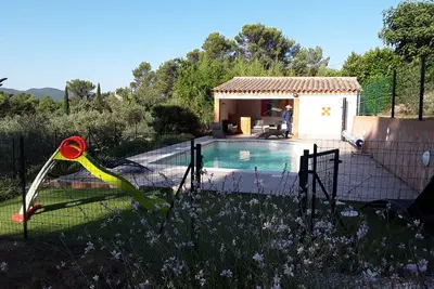 Image de villa de 100m2 avec vue panoramique et piscine privée