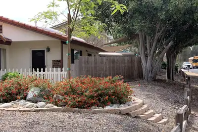 Image de Très bien situé près de tout à San Diego & Golf!