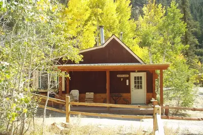 Image de \"Snow's\" Den - Lake Cabin # 7 - Utilisation d'un bateau ponton avec un séjour de 6 nuits