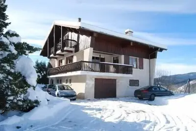 Image de Grand Chalet 3 étoiles Tout Confort Au Pied De La Chaîne Du Gerbier