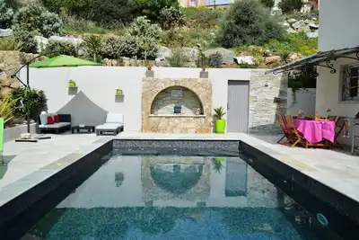 Villa Madrale**** - Piscine chauffée bain à remous 2/8 pers - 3ch - Depart rando