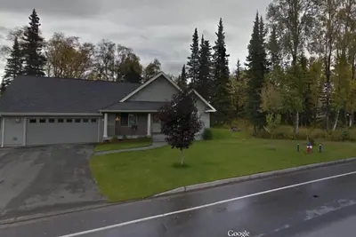 Image de Cozy 3 Br / 2. 5 Ba Accueil In The Middle Of Soldotna avec un excellent accès de tout!