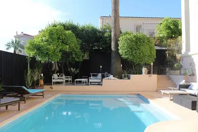 Image de Villa Cannes centre 7 ch pisc chauf jacuzzi 14 pers classée 3*
