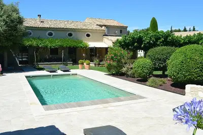Image de Maison provençale à 300m du centre avec piscine à Eygalières