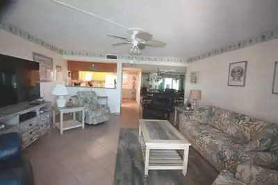 Image de Élégance au paradis dans notre magnifique condo front de mer récemment rénové