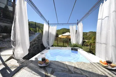 Image de Magnifique Villa en Toscane Coutryside avec piscine d'hydromassage et jardin privé