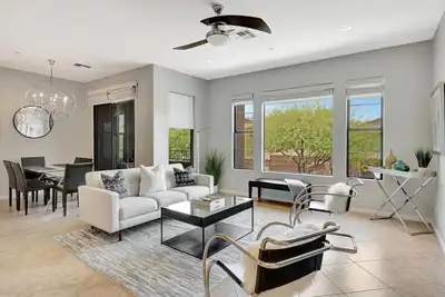 Image de Retraite moderne et mise à jour et luxueuse à McDowell Mtn Ranch