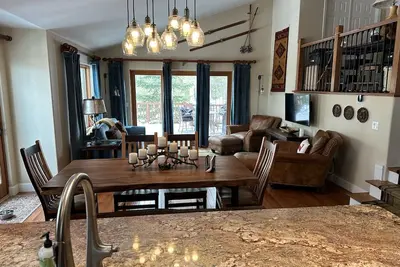 Image de 3br / 3ba sur Peak 8! Marche ou navette vers les pistes / Ski maison si le temps le permet