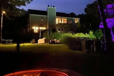 Image de Boisé Sérénité, Grande Piscine Chauffée, 5br, Belle Plage