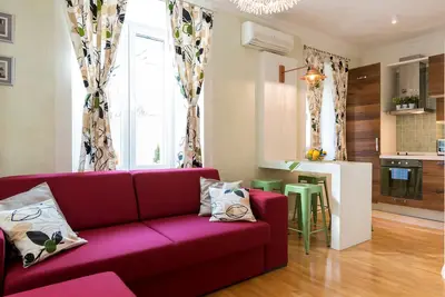 Image de Appartement Une Chambre (2 + 2) Internet sans fil gratuit et petit déjeuner!