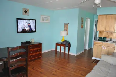 Image de Clean & Cozy 1 Br + Living Rm Suite - À quelques pas de la plage