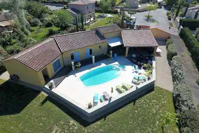 Image de Villa CLIMATISÉE Avec Piscine CHAUFFÉE, Terrasse Et Jardin