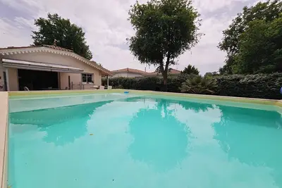 Image de villa 6 pers, jardin piscine chauffée 3ch à 500m bassin d'Arcachon et commerces