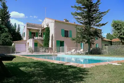 Image de Gîte avec piscine  \"Le Mas Morelly\" à Avignon - Île de la Barthelasse.