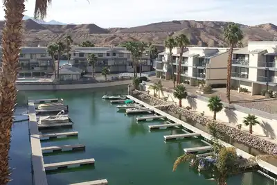 Image de Retraite des Snowbirds Bullhead City, Az. 2Bd 2Bth Condo Entièrement meublé Vue sur la rivière
